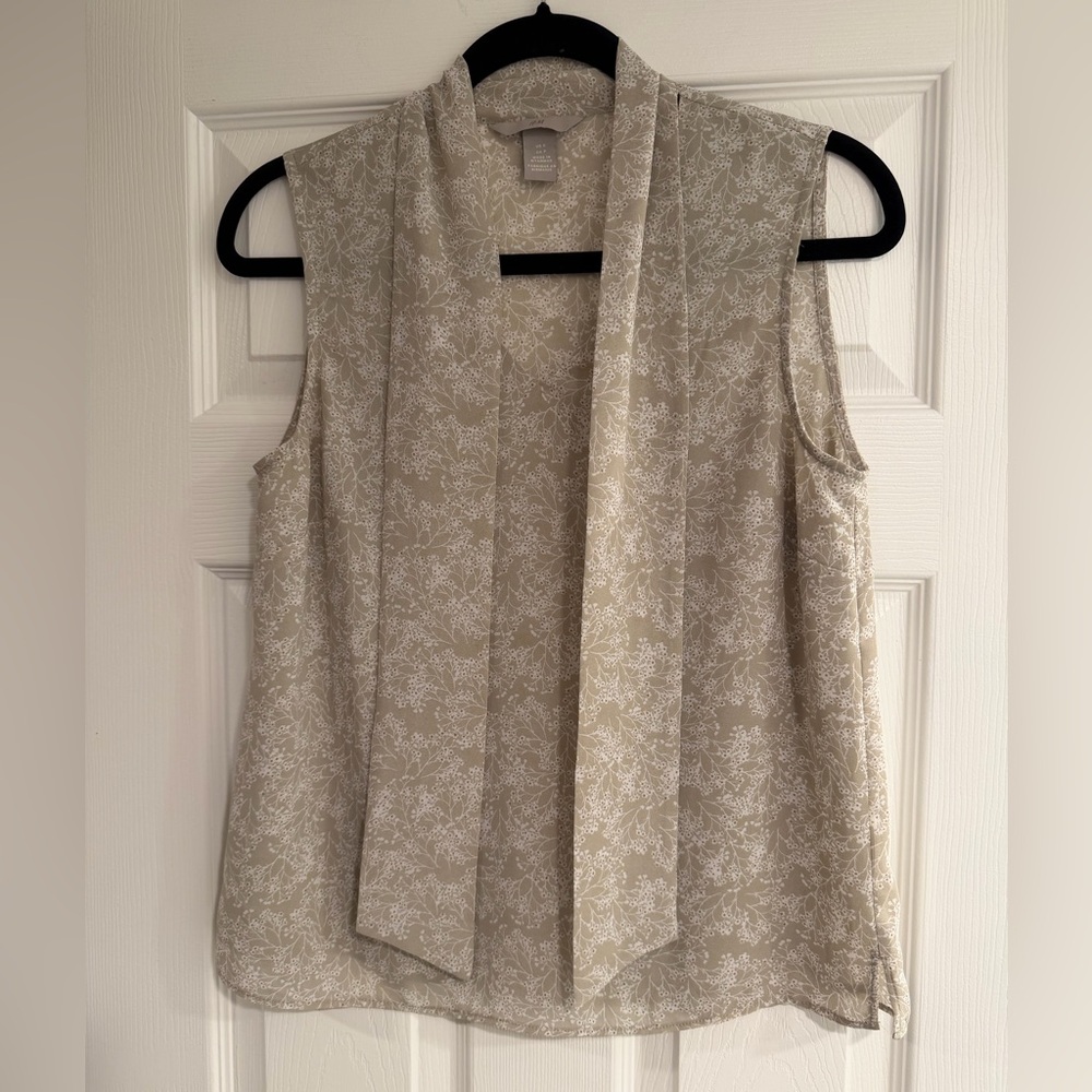 H&M Flowy Elegant Cream/ Beige Sleeveless Work Blouse with Tie Detail
